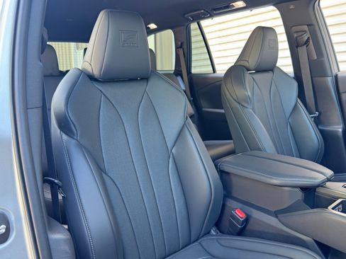 Used 2025 Lexus TX 500h AWD image 36