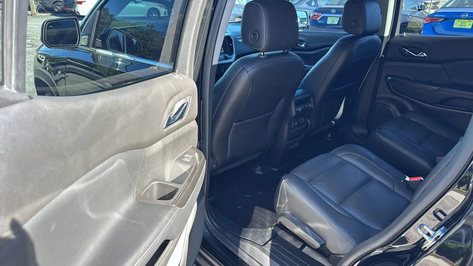 Used 2019 GMC Acadia SLT FWD image 15