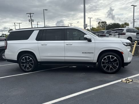 Used 2022 Chevrolet Suburban RST w/ Sport Performance Package image 20