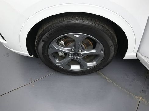 Used 2023 Ford Escape ST-Line Select AWD/4WD image 35