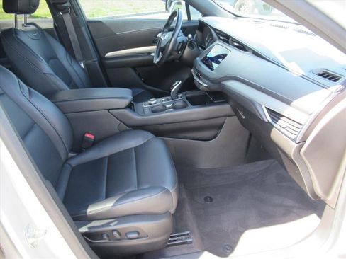 Used 2020 Cadillac XT4 Premium Luxury FWD image 10