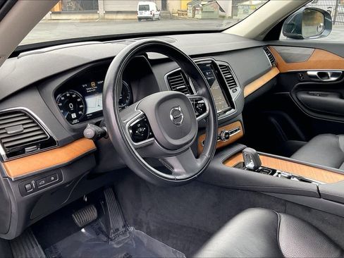 Used 2022 Volvo XC90 T8 Inscription Expression w/ Advanced Package image 17