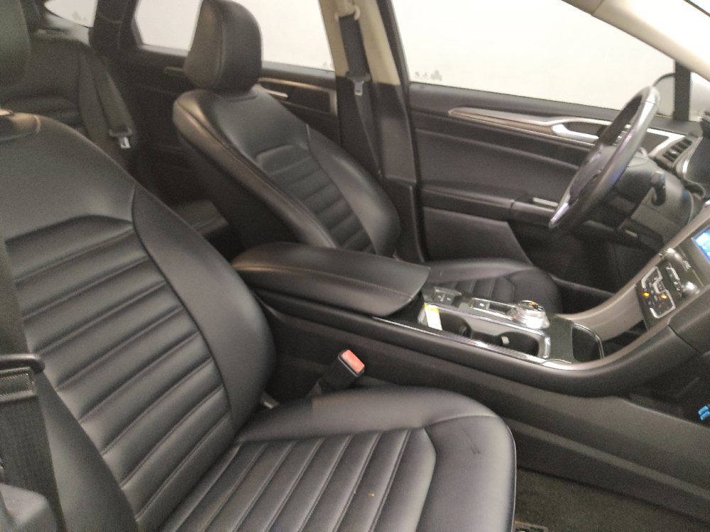 Used 2020 Ford Fusion SEL FWD image 21