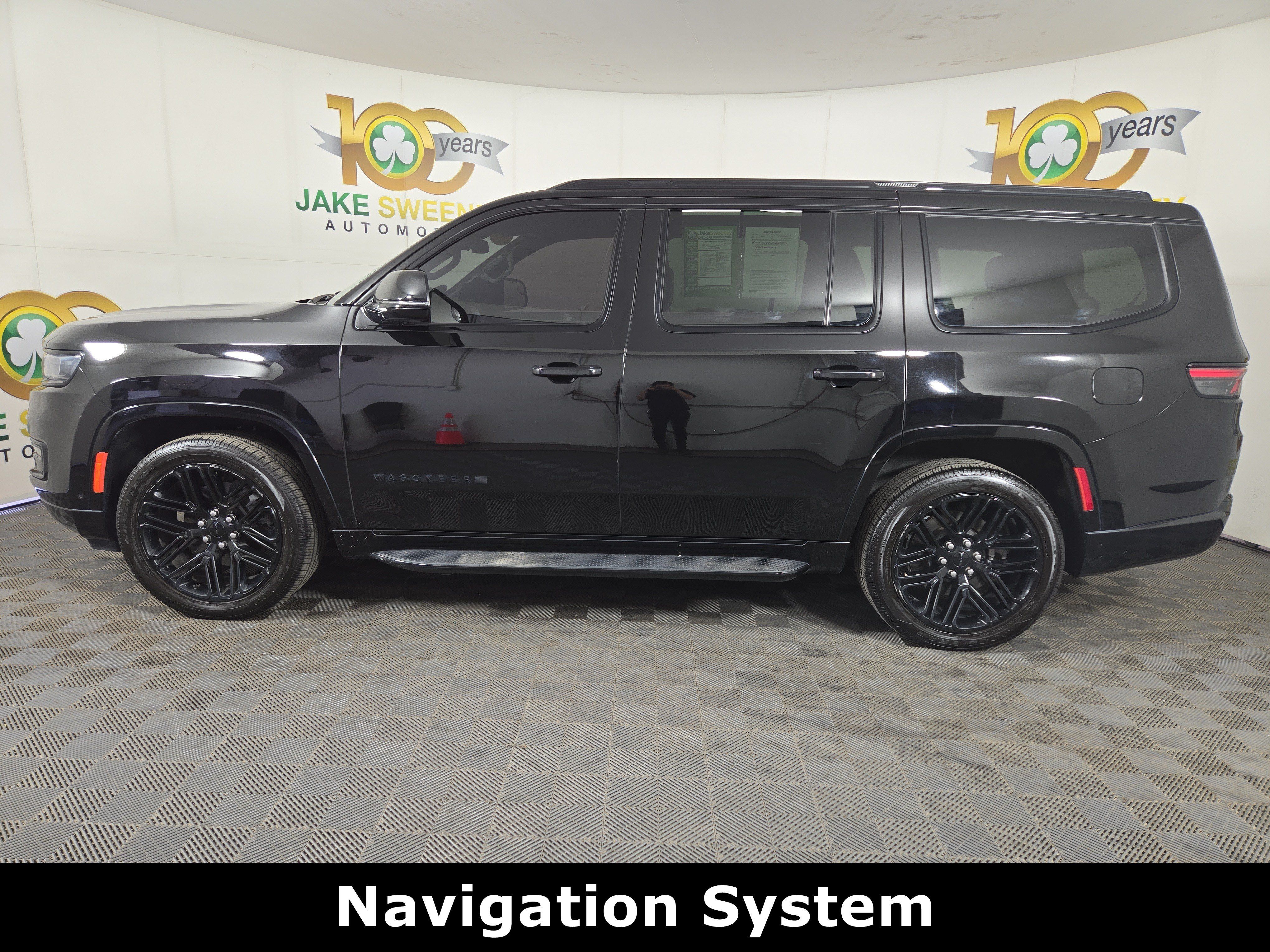 Used 2023 Jeep Wagoneer Series II AWD/4WD image 6