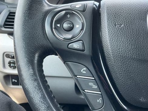 Used 2017 Honda Pilot Touring image 16