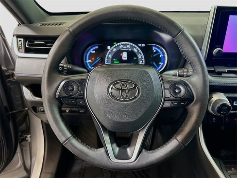 Used 2023 Toyota RAV4 SE image 9