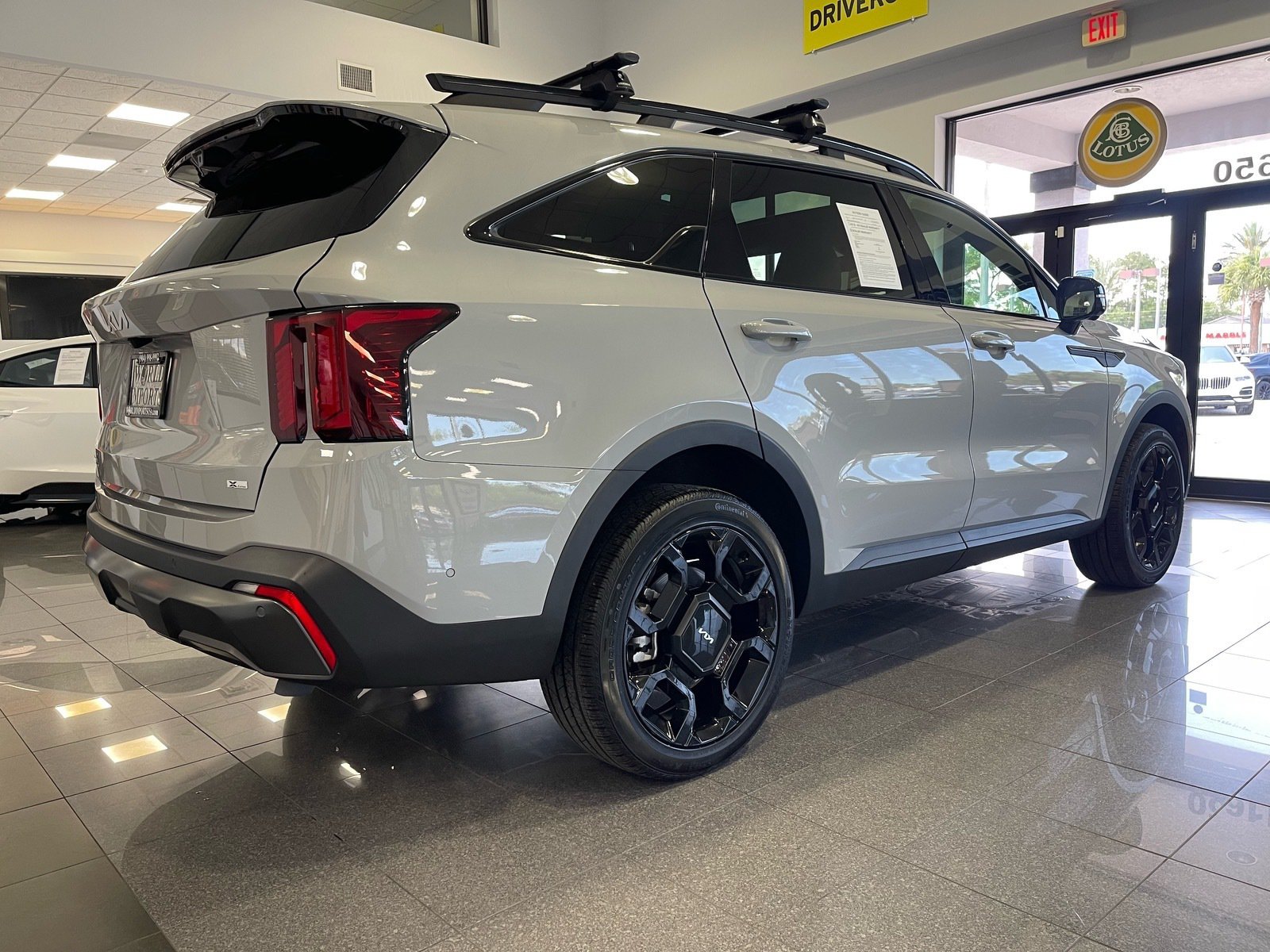 Used 2024 Kia Sorento SX Prestige w/ Sage Leather Package AWD/4WD image 5