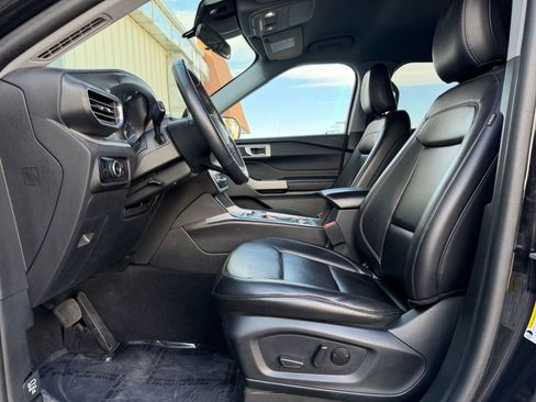Used 2024 Ford Explorer XLT w/ Equipment Group 202A image 29