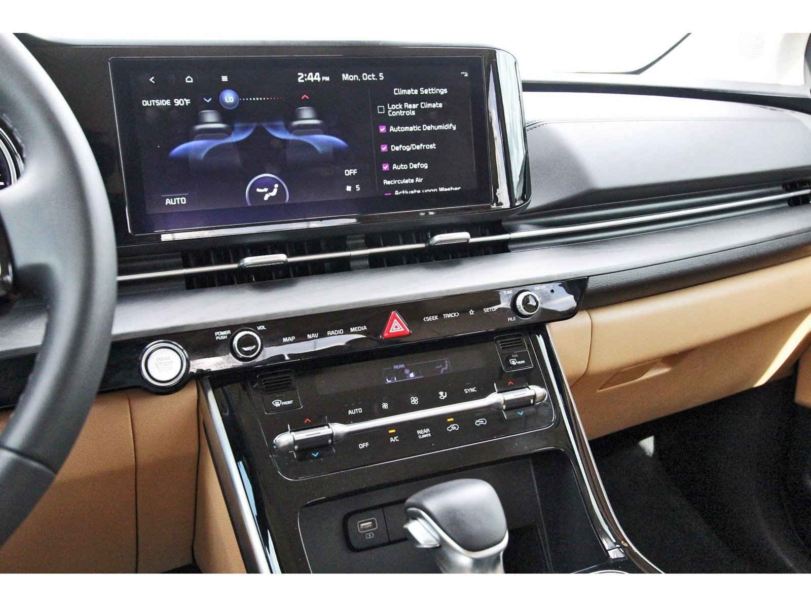 Used 2024 Kia Carnival EX FWD image 29