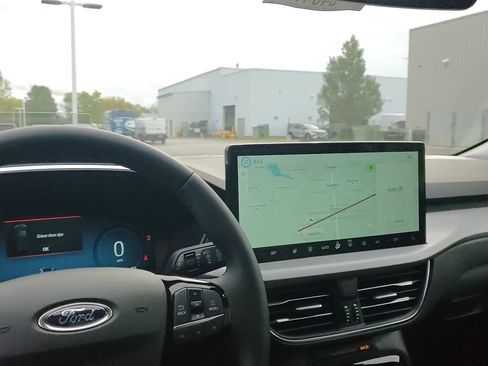 New 2024 Ford Escape SE w/ PHEV Premium Package image 24