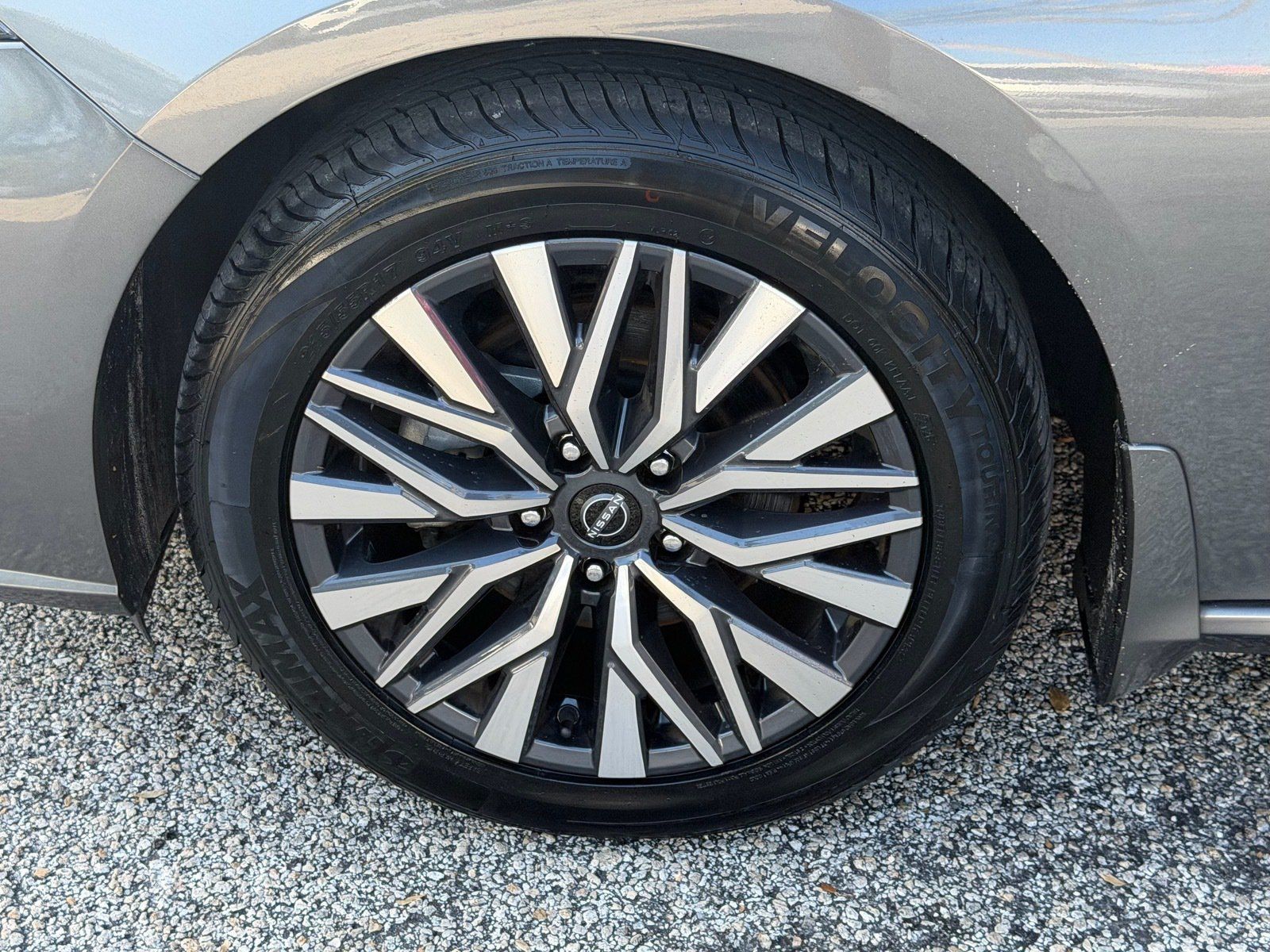 Certified 2024 Nissan Altima 2.5 SV FWD image 17