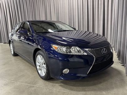 Used 2013 Lexus ES 300h w/ Luxury Pkg