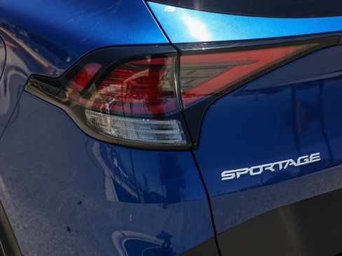 Used 2023 Kia Sportage X-Line w/ X-Line Premium Package AWD/4WD image 7