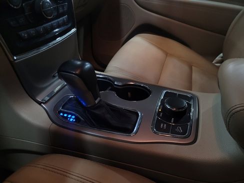 Used 2021 Jeep Grand Cherokee Limited w/ Premium Lighting Group AWD/4WD image 26