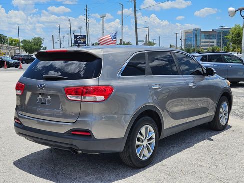 Used 2017 Kia Sorento L FWD image 9