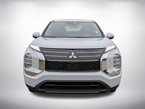 New 2025 Mitsubishi Outlander ES image 9