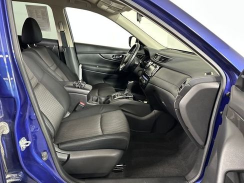 Used 2020 Nissan Rogue SV image 28