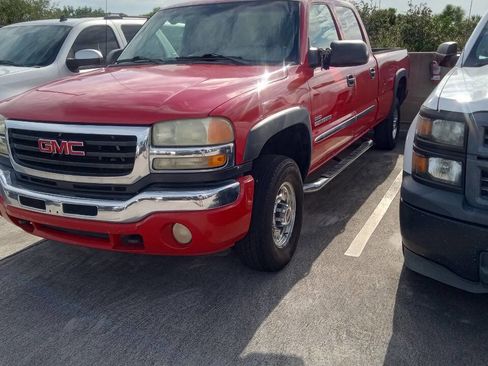 Used 2004 GMC Sierra 2500 SLT w/ Heavy-Duty Power Package image 3