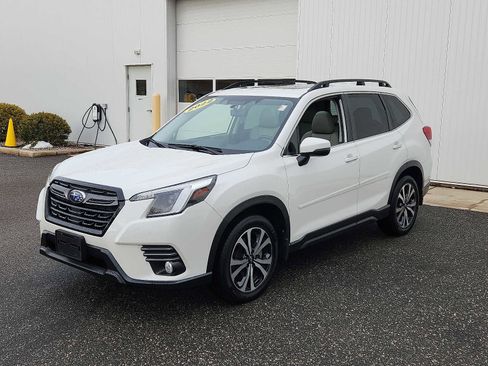 Used 2022 Subaru Forester Limited image 3