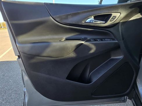 Used 2023 Chevrolet Equinox LT image 13