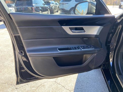 Used 2017 Jaguar XF Premium AWD/4WD image 21