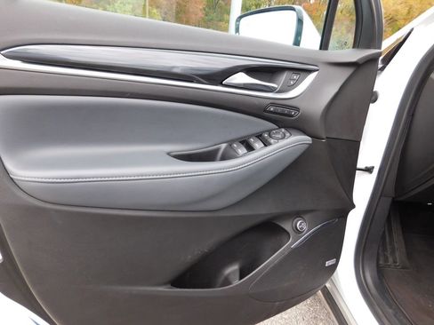 Used 2024 Buick Enclave Premium image 15