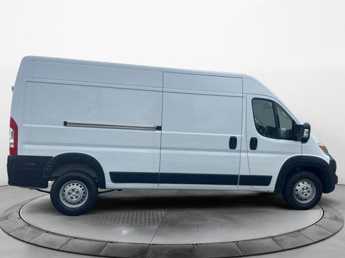 Used 2023 RAM ProMaster 2500 FWD image 7
