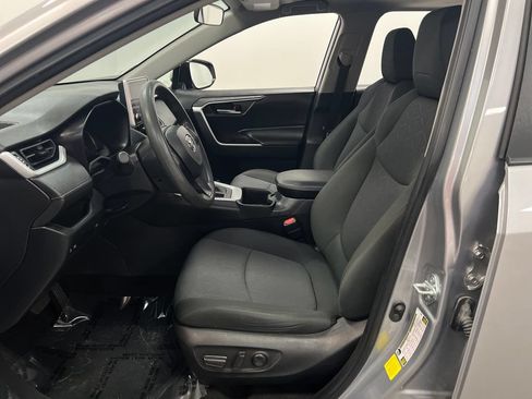 Used 2023 Toyota RAV4 XLE w/ Convenience Package FWD image 11