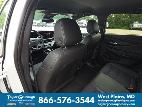 Used 2025 Buick Envista Preferred w/ Convenience I Package FWD image 27