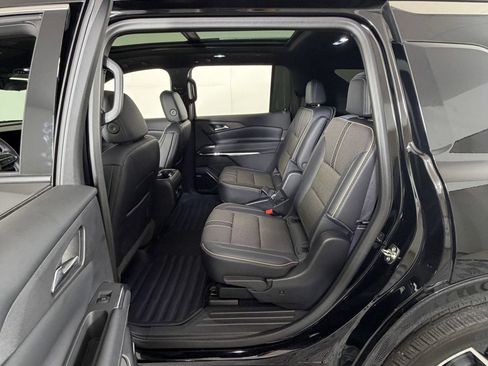 Certified 2025 Chevrolet Traverse High Country FWD image 9