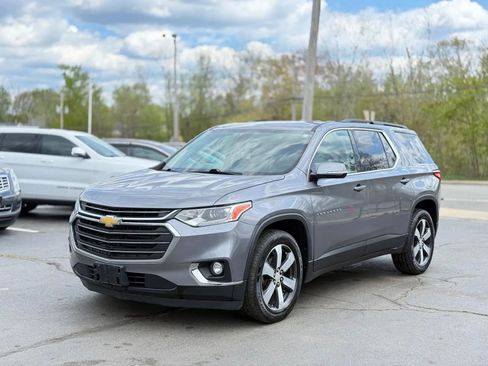 Used 2019 Chevrolet Traverse LT w/ LT Premium Package AWD/4WD image 4