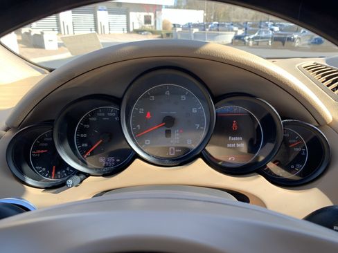 Used 2012 Porsche Cayenne S image 21