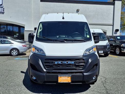 Used 2024 RAM ProMaster 2500 w/ Convenience Group FWD image 2