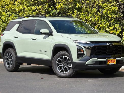 New 2026 Chevrolet Equinox ACTIV w/ Convenience Package III AWD/4WD image 2