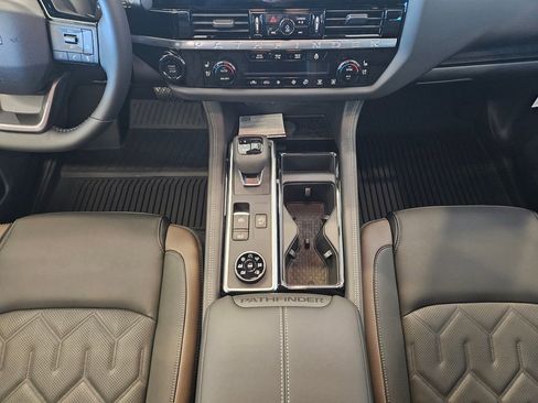 New 2026 Nissan Pathfinder Platinum w/ Cargo Package image 19