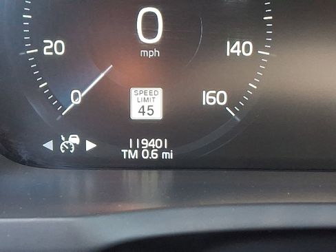 Used 2020 Volvo XC90 T5 Momentum AWD/4WD image 23