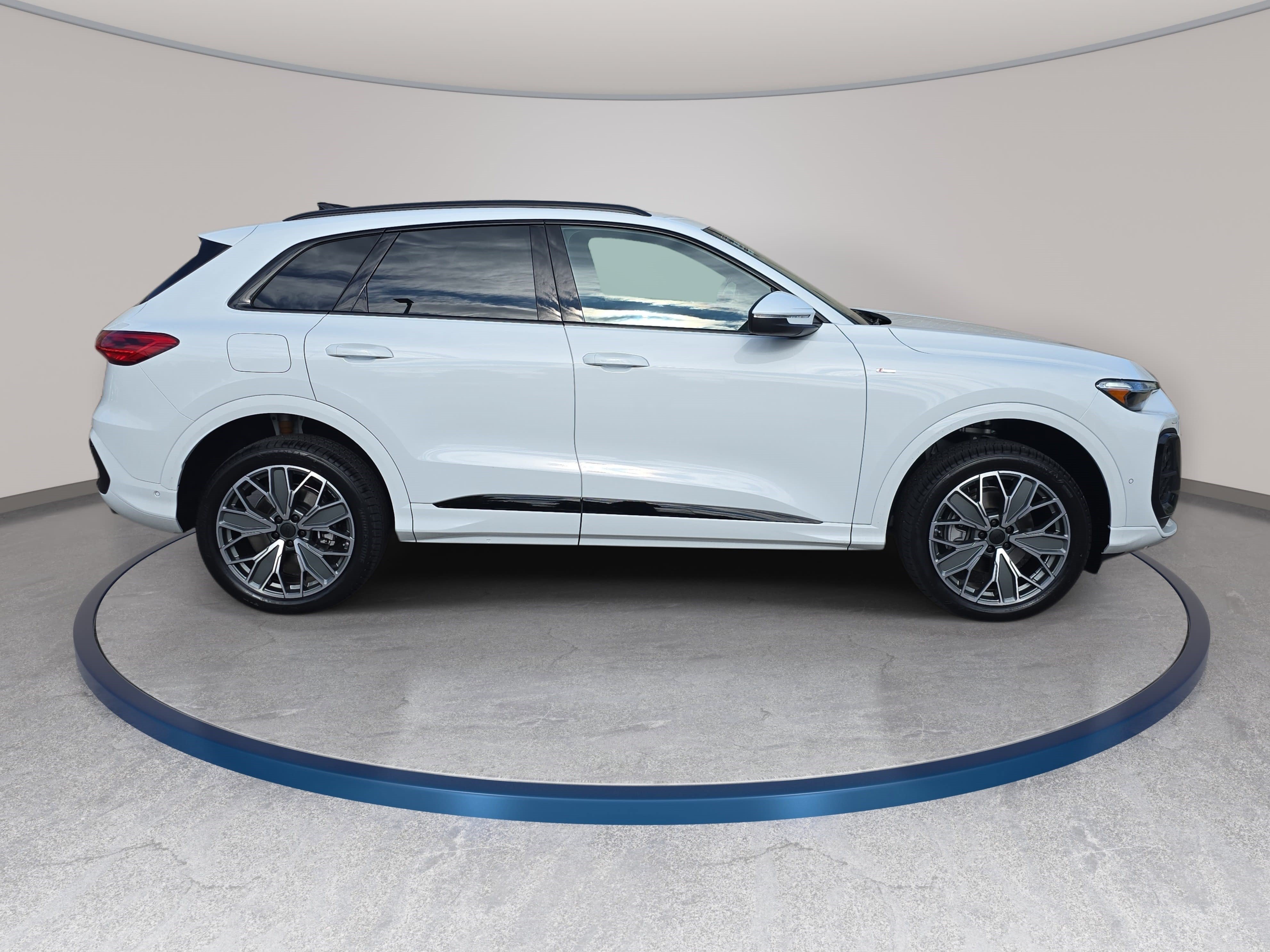 New 2026 Audi Q5 Premium Plus AWD/4WD image 4