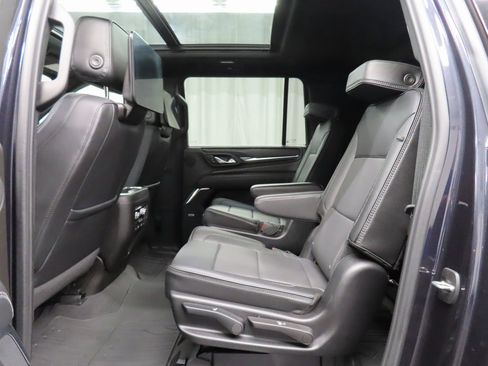 Used 2024 GMC Yukon XL Denali w/ Advanced Technology Package image 10