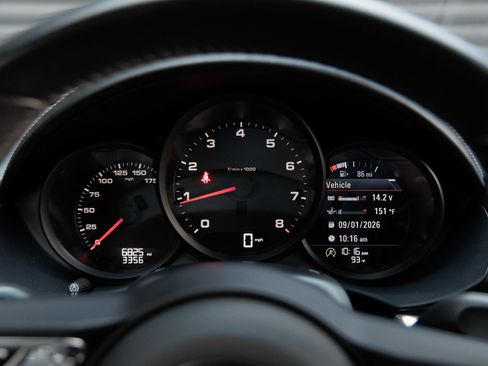 Certified 2025 Porsche 718 Cayman RWD image 19