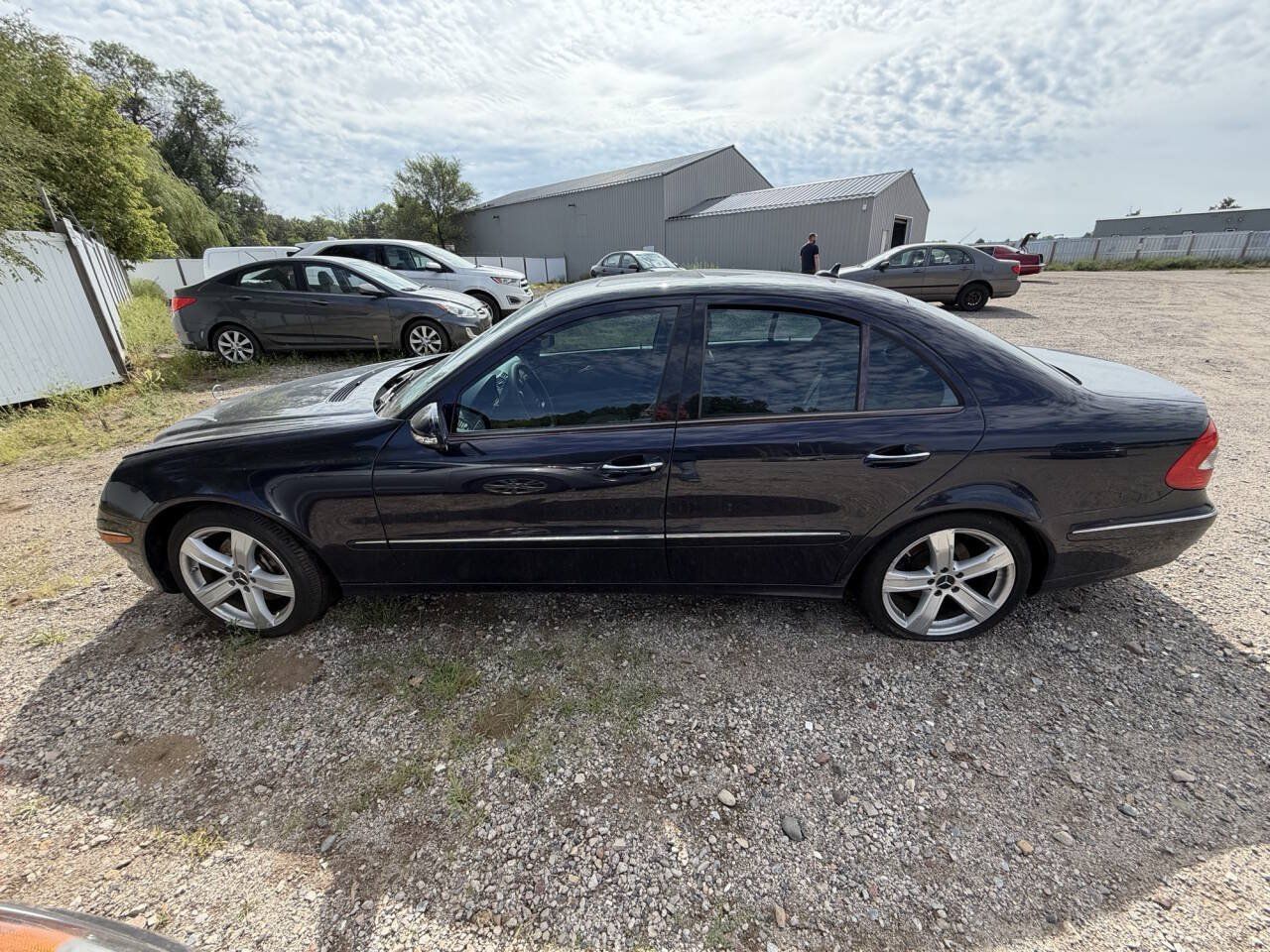 Used 2008 Mercedes-Benz E 350 4MATIC Sedan image 2