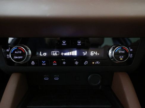 Used 2025 Mitsubishi Outlander SEL FWD image 28