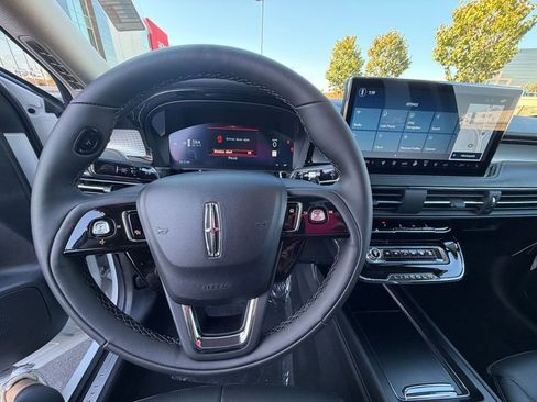 New 2026 Lincoln Corsair Premiere image 20