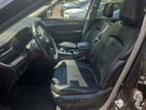 Used 2022 Jeep Grand Cherokee L Limited AWD/4WD image 8