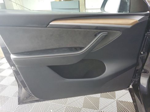 Used 2024 Tesla Model Y Long Range image 26