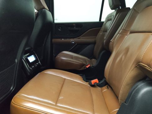 Used 2021 Lincoln Aviator Reserve w/ Equipment Group 201A RWD image 18