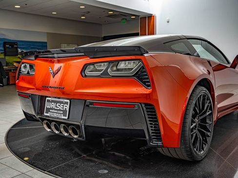 Used 2016 Chevrolet Corvette Z06 w/ 3LZ Preferred Equipment Group RWD image 17