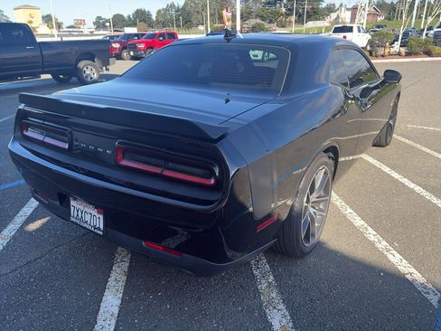 Used 2017 Dodge Challenger R/T Scat Pack w/ Leather Interior Group image 20
