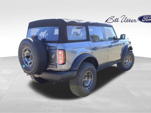 New 2025 Ford Bronco Badlands image 3
