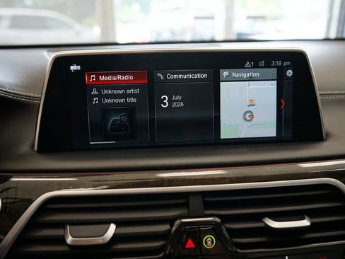 Used 2018 BMW 750i xDrive AWD/4WD image 40