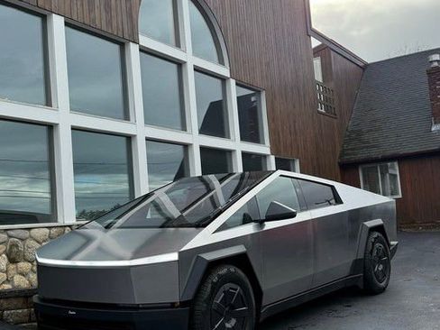 Used 2025 Tesla Cybertruck AWD Crew Cab image 48